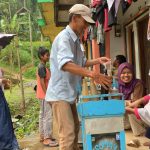 borong bakso tahu keliling di kampung cietog